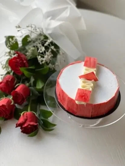 Red Velvet CreamCheese Cake with Roses